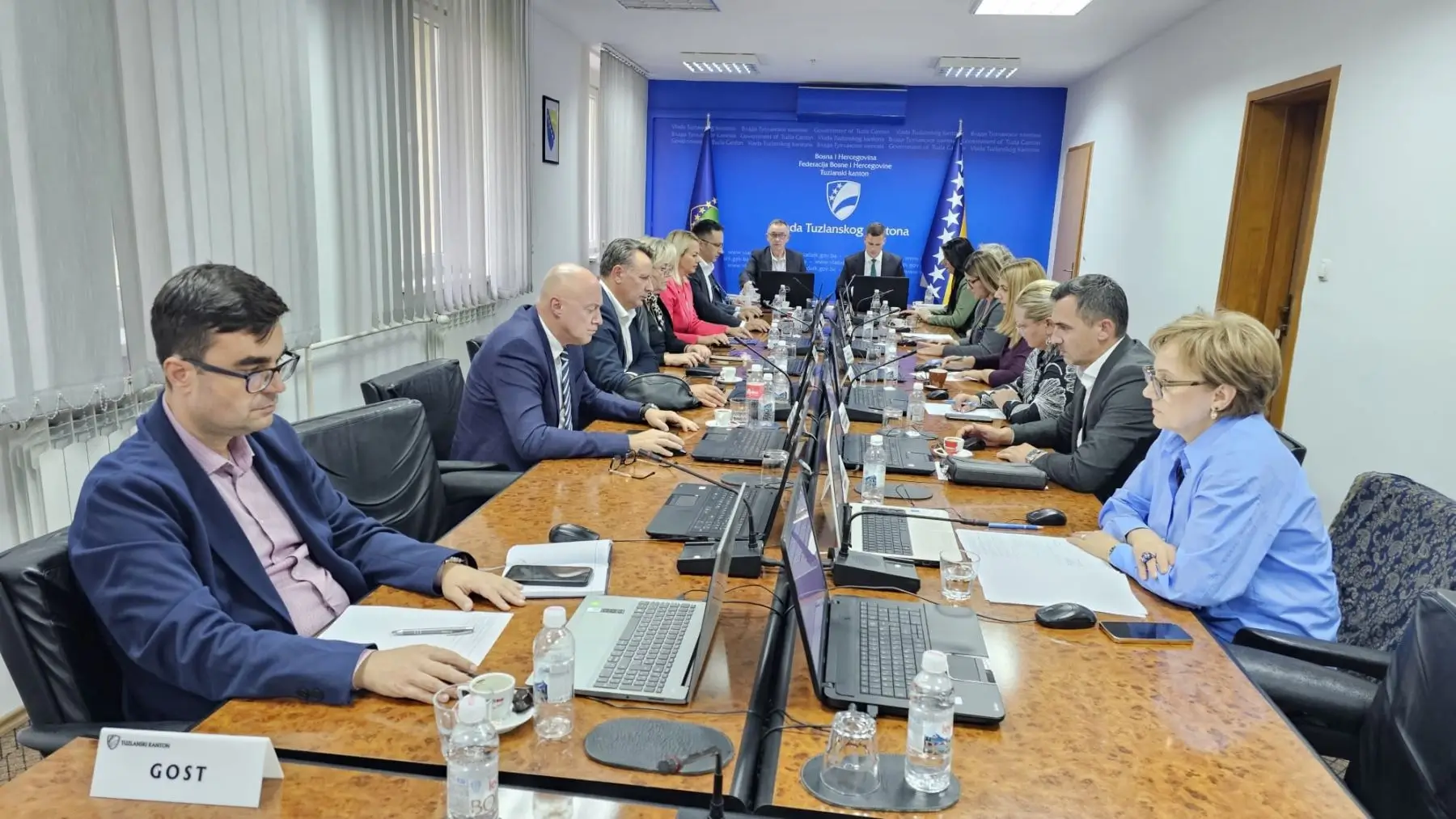 Informacija sa 52. vanredne sjednice Vlade Tuzlanskog kantona Informacija sa 52. vanredne sjednice Vlade Tuzlanskog kantona