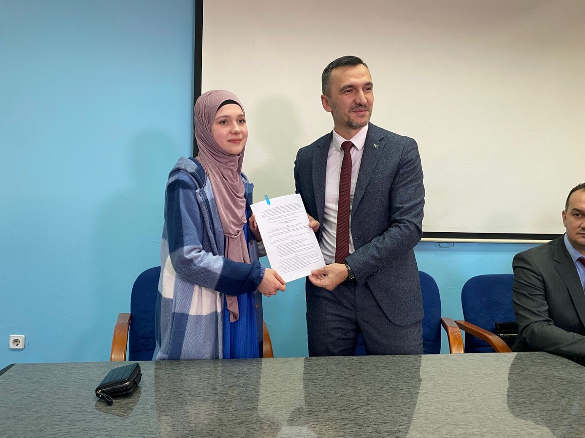 1765577216_693c9200251ac