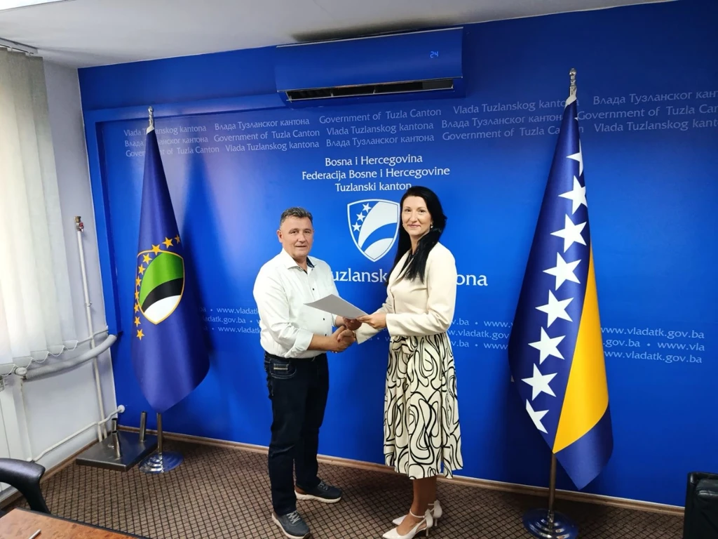 Socijalni partneri u TK postigli dogovor – potpisani aneksi sporazuma o plaćama i Kolektivnog ugovora za državne službenike