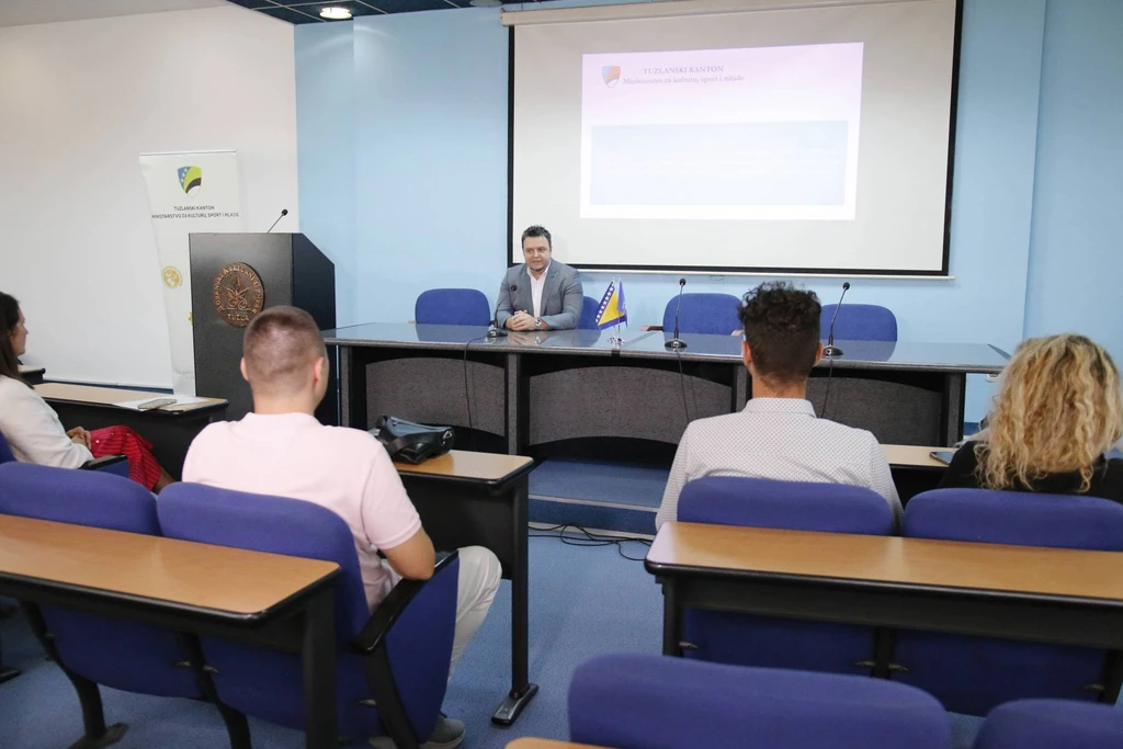 Subvencioniranje troškova usavršavanja digitalnih i jezičkih vještina mladih TK